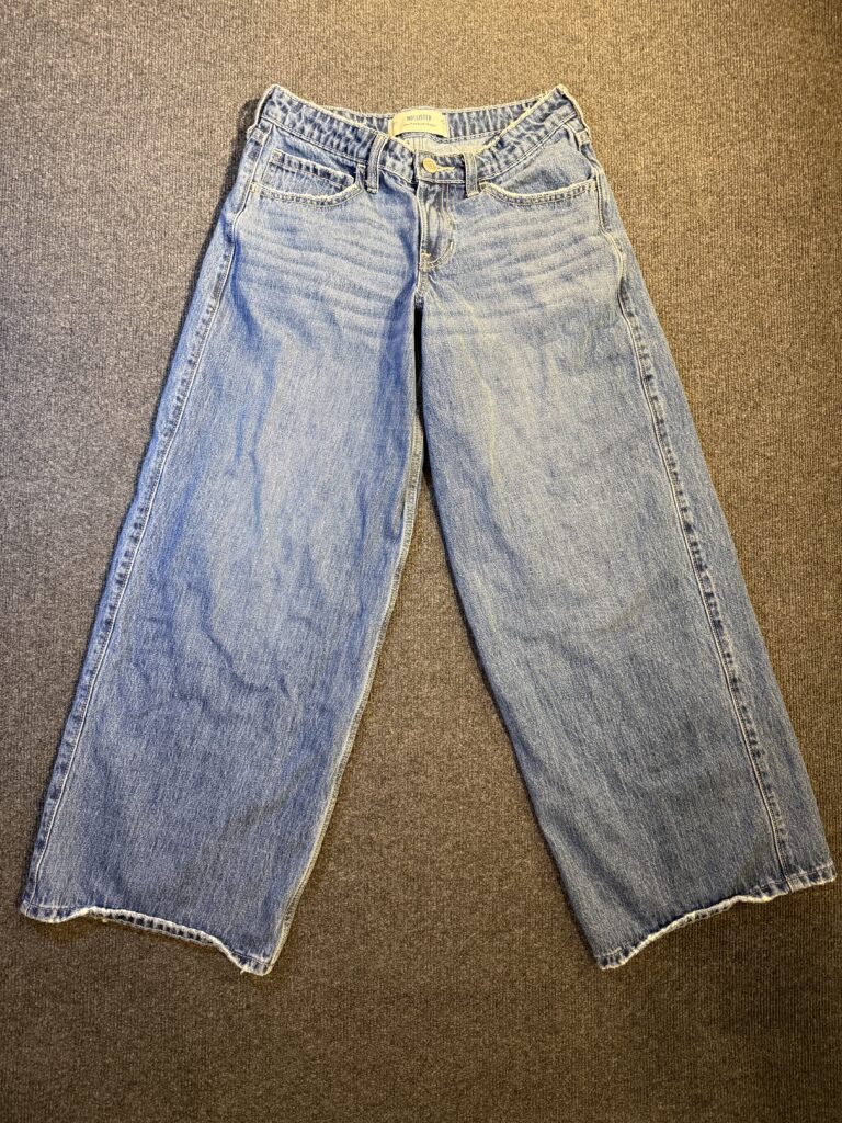 Hollister Low-Rise Super Baggy Jeans W26 Regular 2R - Preowned